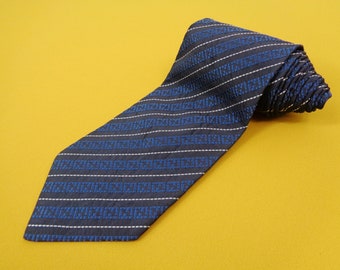 Cravate vintage Fendi Accessoires de cravate Fendi avec logo répété Fendi, robe de créateur en pure soie tissée, cravate, écharpe, fabriquée en Italie