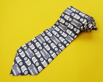 Givenchy-Krawatte. Givenchy-Seidenkrawatte. Vintage-Givenchy-Krawatte aus Seide mit abstraktem Muster