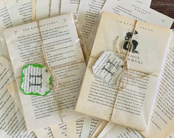 Może przedstawiać: Dwie zapakowane książki ze sznurkiem brązowym i papierowymi etykietami z napisem "H" w stylu vintage. Książki są otoczone stronami z książki z tekstem "The Advance Guard" i "Nineteen Years Later".