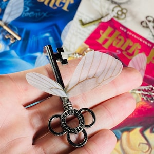 Large Flying Keys, Wizard inspired, Antique Skeleton Keys, Unique, Handmade, Magical Set, Winged Keys, Decor, Events and Parties, Tree Decor