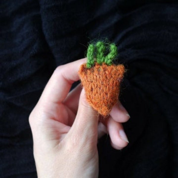 Knitted Carrot Brooch | Stuffed Botanical Brooch | Knit Plush Pin | Crochet Badge | Cute Backpack Pins