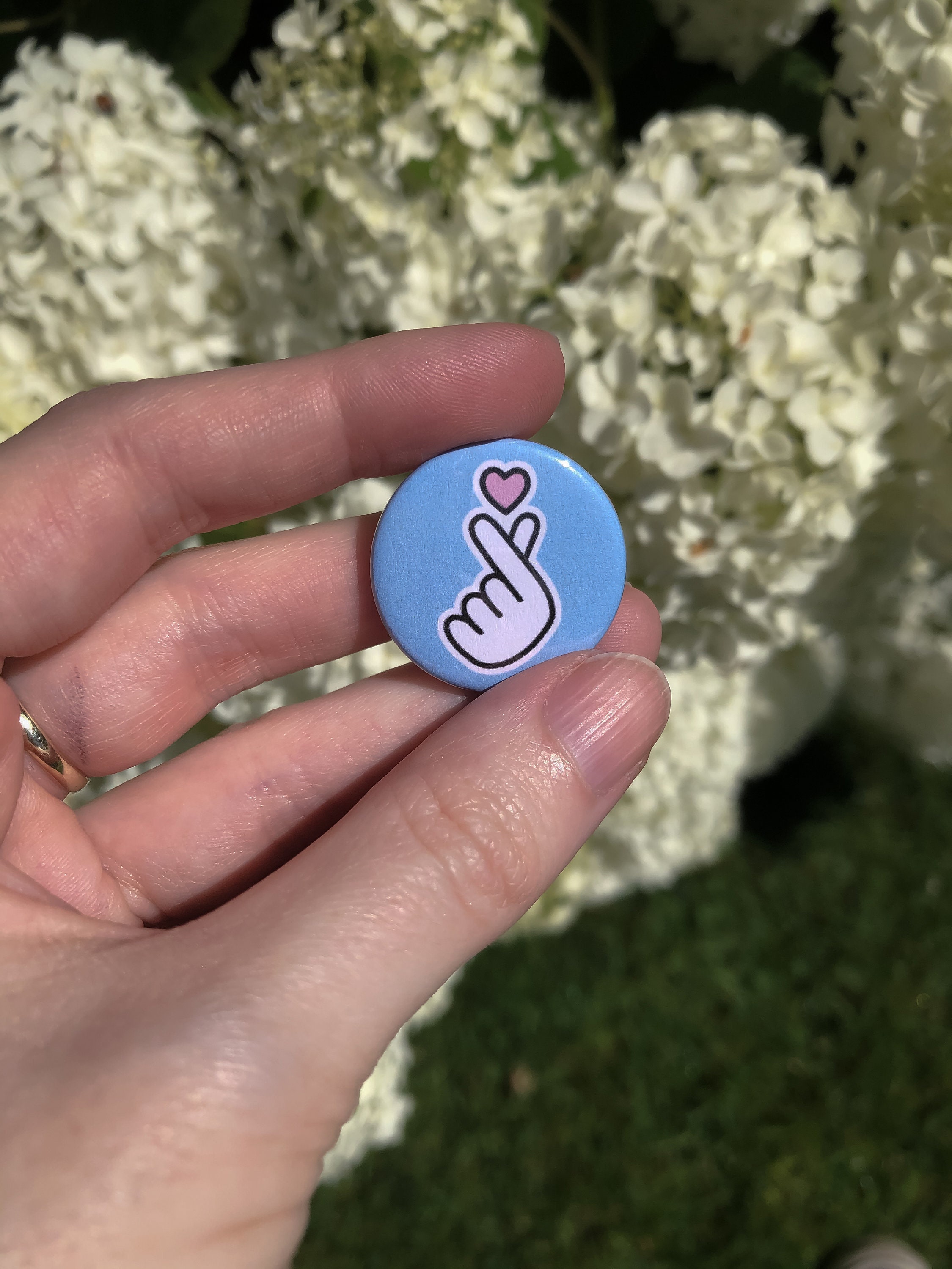Kpop Heart Hand Pin Button Badge - 1" - Multipack Options Availa…