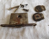 Singer lock (no key) from case lid early 20thC century 28K Sewing machine latch plate etc upper case fitting