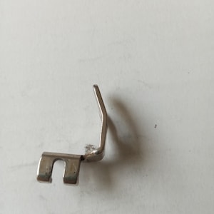 Standard  presser foot Simanco 32666 low shank models Vintage, as removed Singer Sewing machine  vintage part