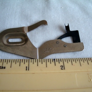 SINGER Simanco Underbraider, Teil No 121547 für Nähmaschinenzubehör, Werkzeuge, Vintage Originalteil