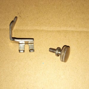 Vintage Singer Presser foot 8337  foot & screw for 28 128K 28K Singer Sewing machine vintage part