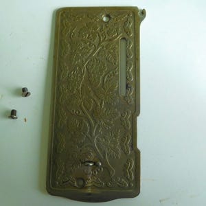 Vintage Singer 128K faceplate end plate cover from 1923 sewing machine fits 128 28K vine leaf pattern Simanco 8361 with bolts, faceplate