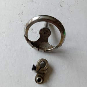 Haken und Klemme von Singer 99K Simanco #32520 und #32594