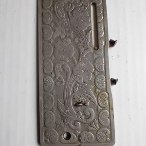Vintage Singer 127 Sewing machine faceplate Ornate Simanco part 8210 1920 127K end plate replacement parts