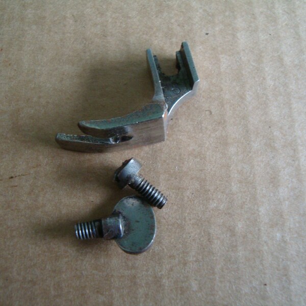 Jones Family CS presser foot & bolt vintage 1930s item Sewing machine related collectible may metal fit others