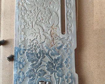 Vintage Singer 28K 28 faceplate end plate cover from 1920s & 30s  28 chrome vine leaf pattern Simanco 8361 with bolts,