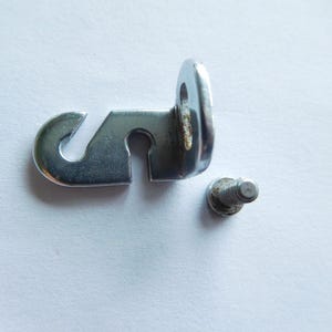 Singer 66 99K Sewing Machine Bobbin Winder Thread Tension Guide Bracket Simanco 33691