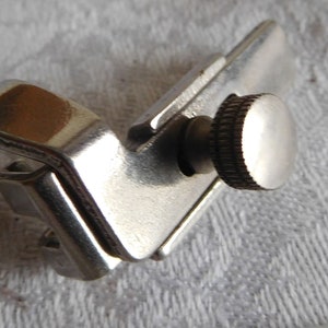 Singer Verstellbarer Reißverschluss Fuß Simanco 121877 Nähmaschine Niedriger Schaft, passend für die meisten Modelle u.a