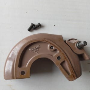 Singer 185K bobbin winder & guard from 1950s sewing machine. Simanco 33716  Genuine Singer vintage part
