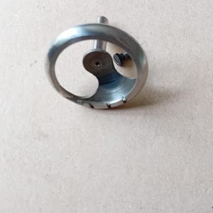 Hook 32520 from Singer 99K fits 66 Oscillating hook, genuine vintage part