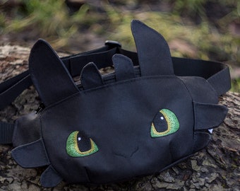TOOTHLESS fanny pack
