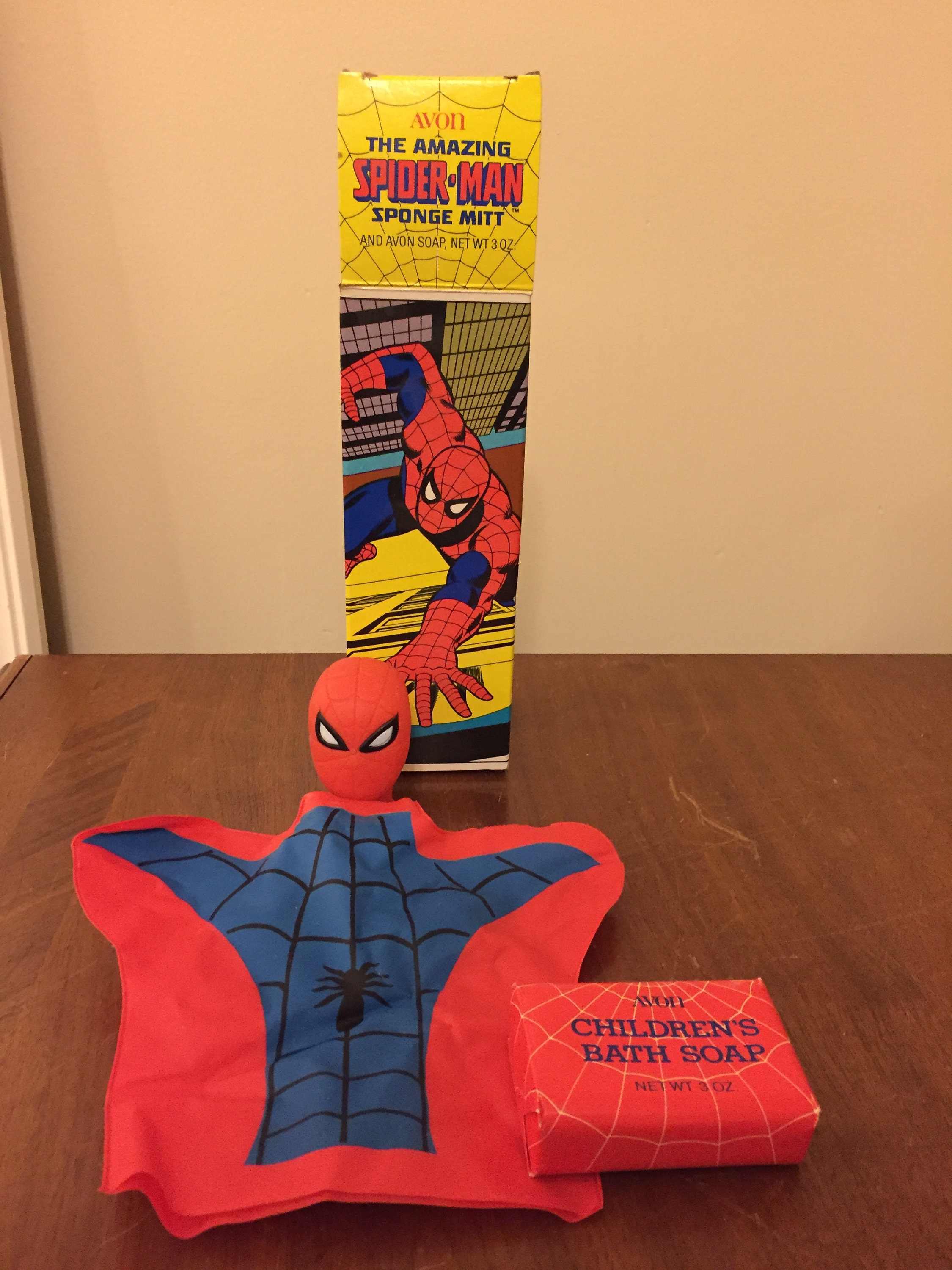 Vintage Avon Amazing Spider-man Sponge Mitt and Soap in Original Box 