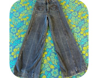 1970’s High Waisted Bell Bottom Jeans Made By Moody’s Goose