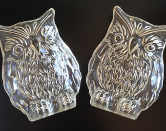 Owl Trays Made Of Vintage Plastic, 1970's, Made in Hong Kong, Set Of Two, Owl Candy Dish, Owl Jewelry Dish