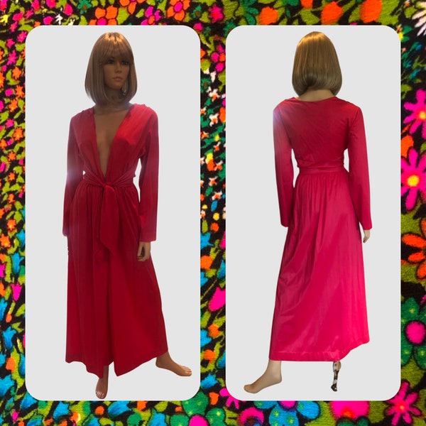 1970’s Pink Vanity Fair Nightgown, Vintage 70’s Hot Pink Long Sleeve Gown With Front Zipper & Attached Belt, Size Small, Old Hollywood