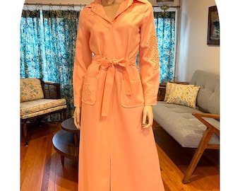 1970’s Peach Western Dress, Vintage Long Sleeved Polyester Dress With Front Slit, 70’s Rhinestone Western Dress, Disco Cowgirl