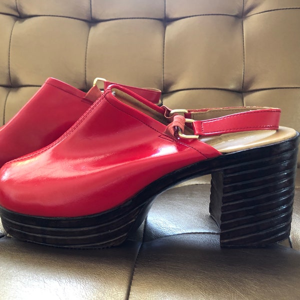1970’s Lipstick Red Platform Clogs, Vintage 70’s Faux Patent Leather Sling Backs, Made By Montgomery Ward, Size 10, Made In Taiwan