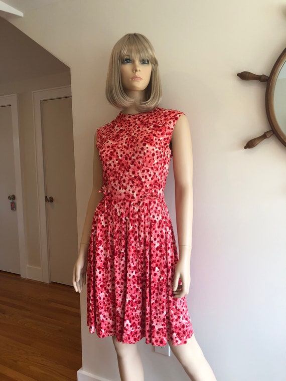 1950’s Swing Dress, Vintage Pink & Red Floral Sho… - image 3