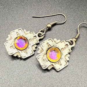 Boucles d'oreilles géométriques vintage argentées avec ambre violet