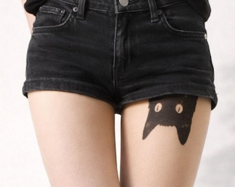 Medias con tatuajes de gatos pintados a mano