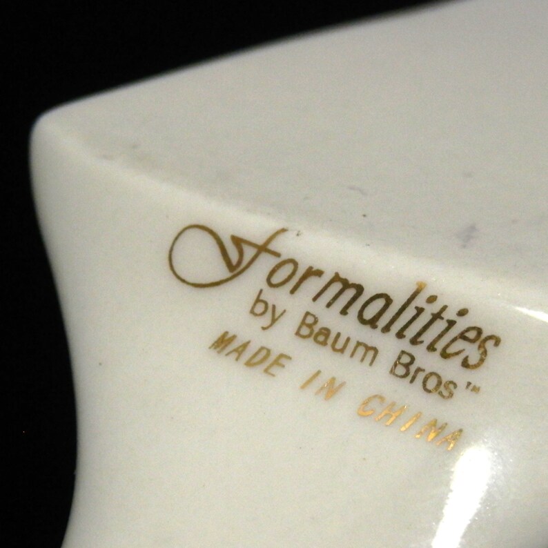 Vintage Chintz Porcelain Cake Server Black /& White Toile Roses Pattern Formalities by Baum Bros