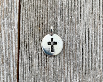 Encanto cruzado, plateado, peltre sin plomo, TierraCast, abalorios, artesanía, pulsera, collar, religioso