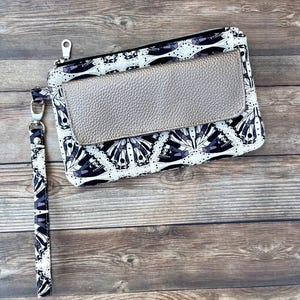 Cartera para teléfono de tela Swallowtail con correa de muñeca extraíble, cartera de mano Scout Lake con ranuras para tarjetas, billetera para teléfono Findlay de algodón y acero