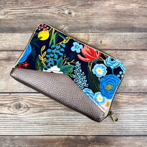 Monedero pequeño de tela tipo acordeón de Rifle Paper Co., monedero floral con cremallera y monedero, monedero minimalista, Little Mynta