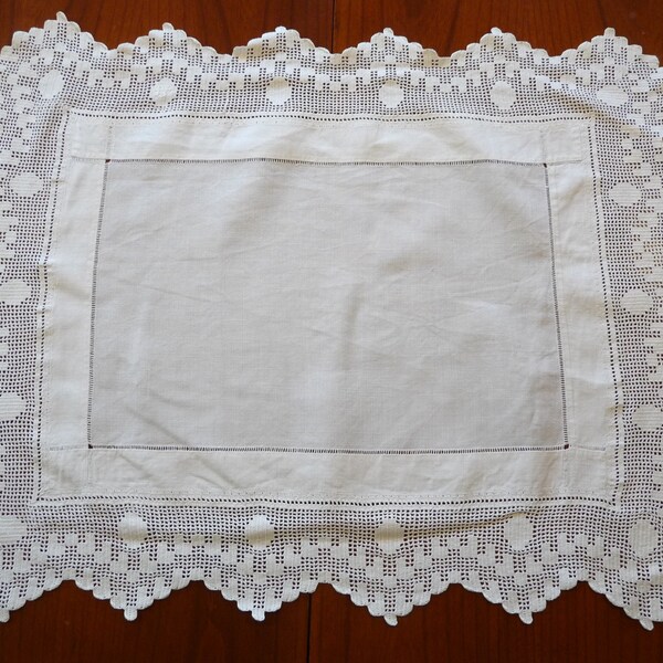 Vintage rectangular cotton dresser mat, table centre with hand worked crochet lace edge. Measures 17 1/2" x 22 1/2" (44 x 57cm). Handmade.