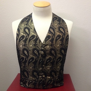 Men&#39;s tuxedo vest, metalic gold paisley