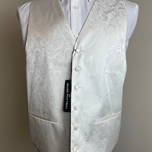 Men&#39;s white paisley tuxedo vest size XL by Bruno Piattelli