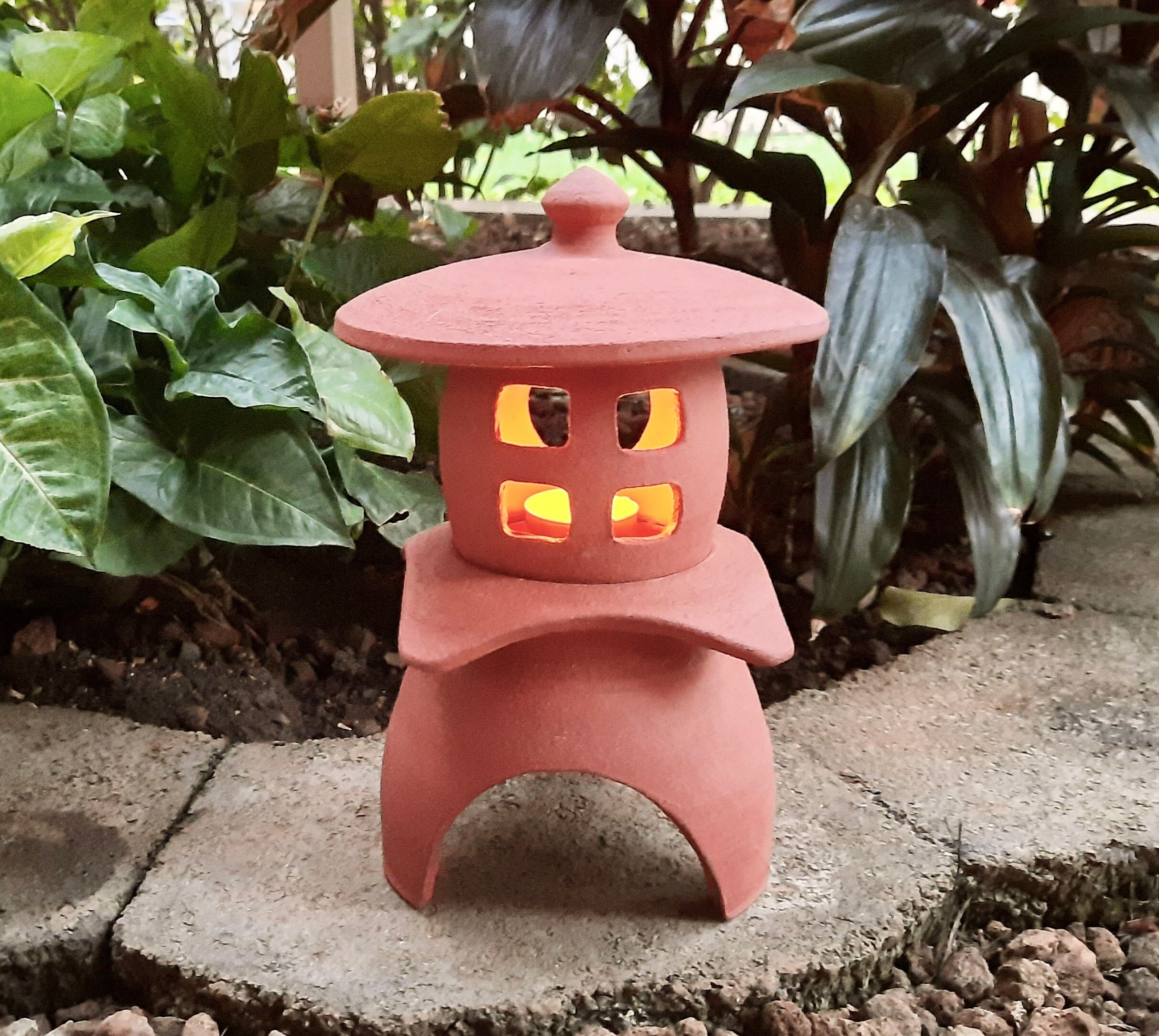 Authentic Japanese Ceramic Lantern, Zen Garden Red Yukimi