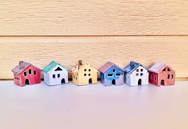 Small house handmade ceramic in Hawaii for house warming gift, Cute Tiny house in nostalgia, Garden Aquarium Decor, Miniature Fairy house image 3