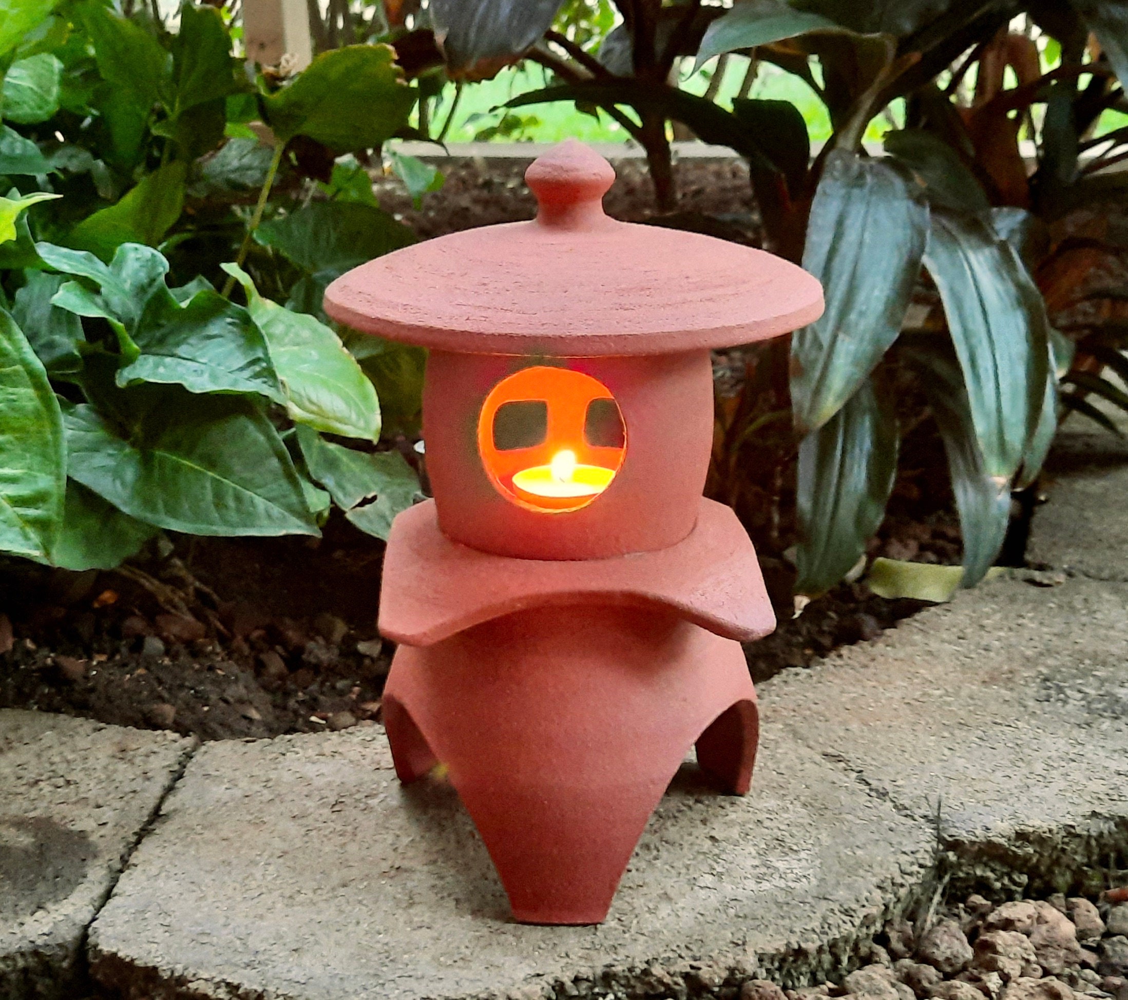 Authentic Japanese Ceramic Lantern, Zen Garden Red Yukimi