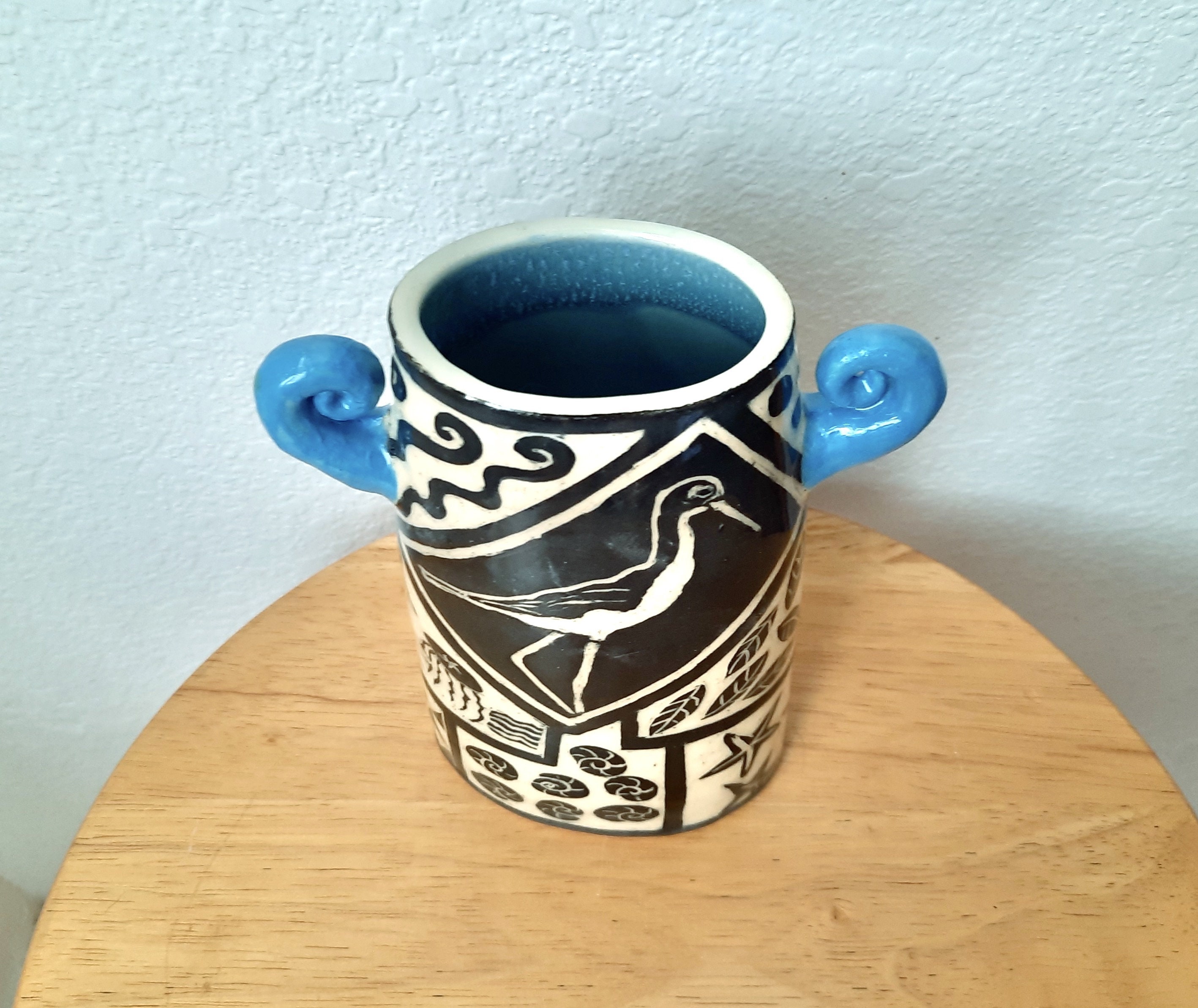 Sea Turtle, Hawaiian Stilt Bird Sgraffito Vase 6 7/8