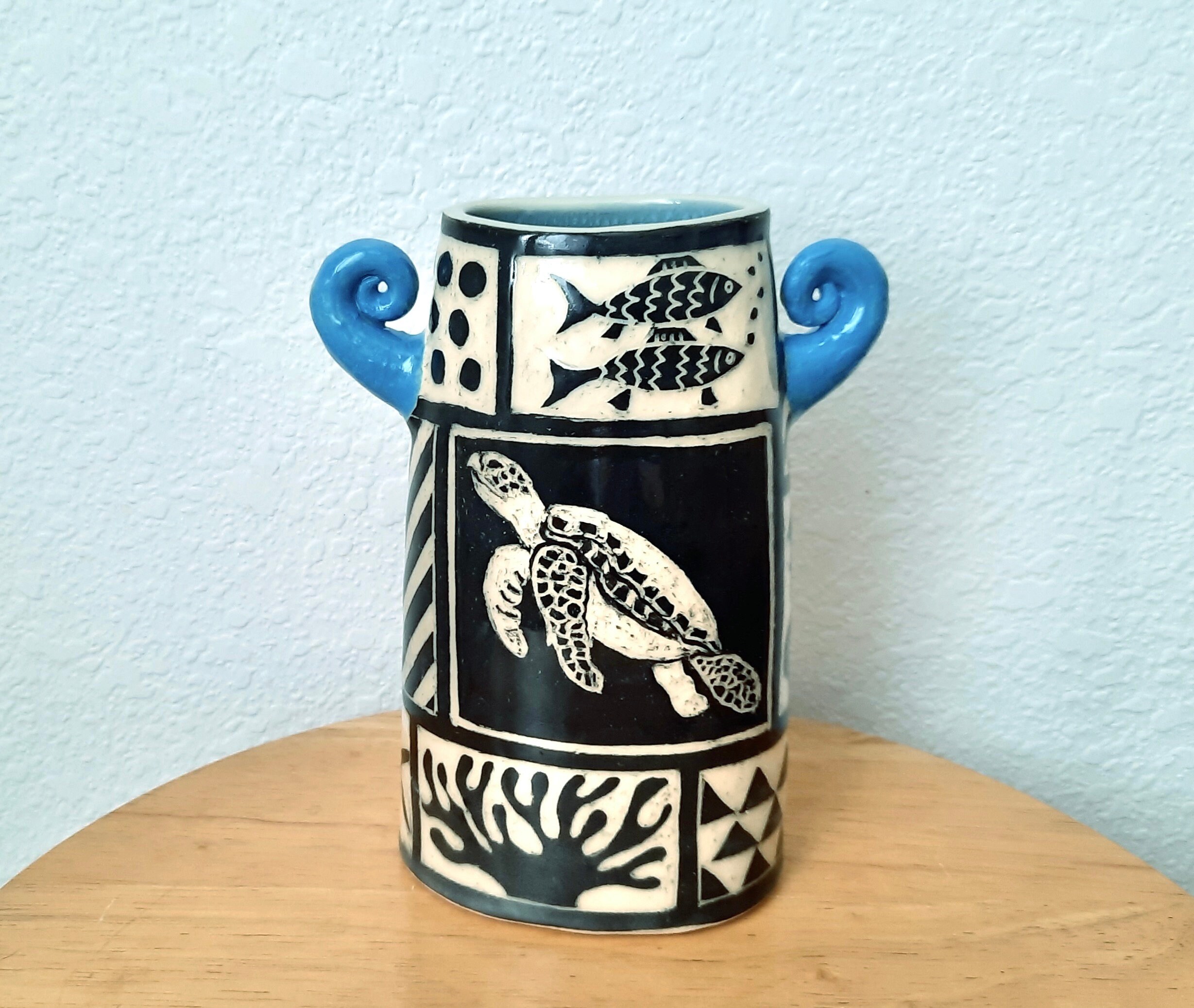 Sea Turtle, Hawaiian Stilt Bird Sgraffito Vase 6 7/8