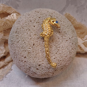 Vintage Gilded Seahorse Brooch/Pin