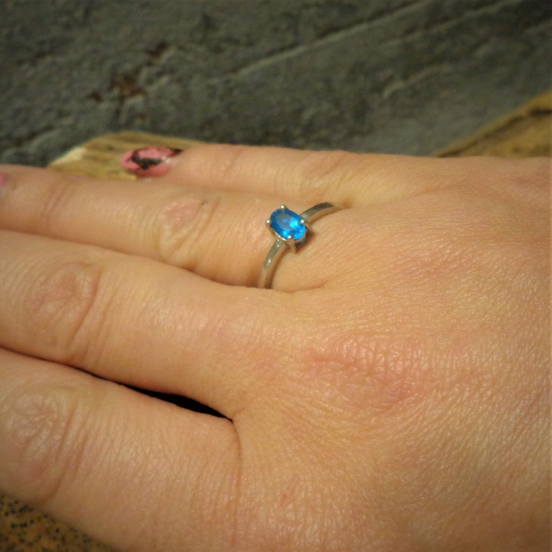 Size L Size 6 Vintage Blue Crystal Solid Silver Ring