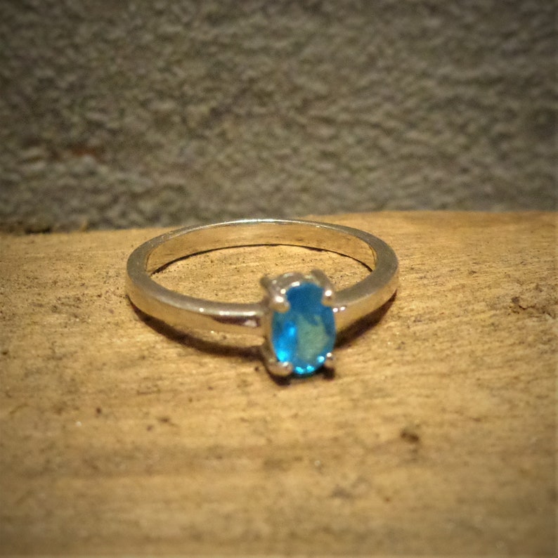 Size L Size 6 Vintage Blue Crystal Solid Silver Ring