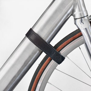 PARAX leather straps for fixing the front wheel suitable for bicycle wall mounts from PARAX and other manufacturers D-STRAP image 1