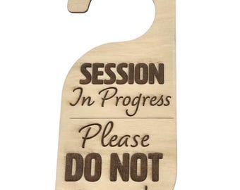 Percha para pomo de puerta, Sesión en curso, No molestar, Letrero para puerta, Percha de madera para puerta, Letrero para pomo de puerta de trabajo, Letrero para puerta personalizado