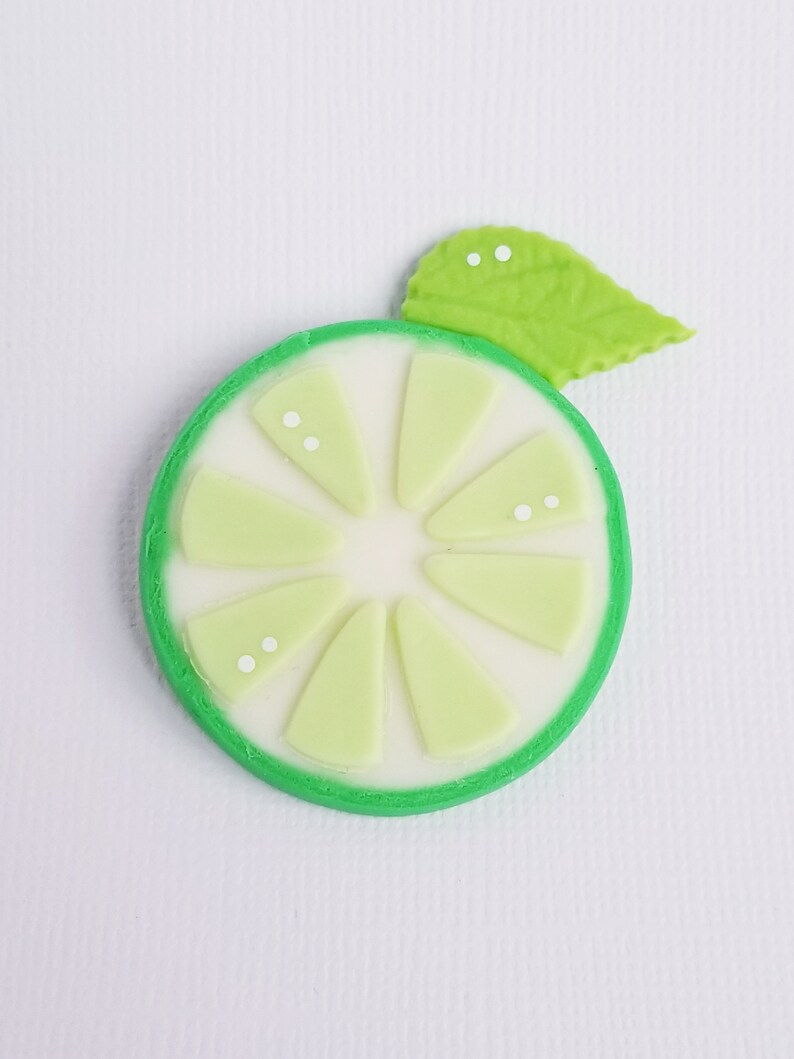 S002-D16 Lime \u2013 Charm \u2013 Bow center \u2013 Scrapbooking \u2013 Bow embellishment \u2013 Magnet
