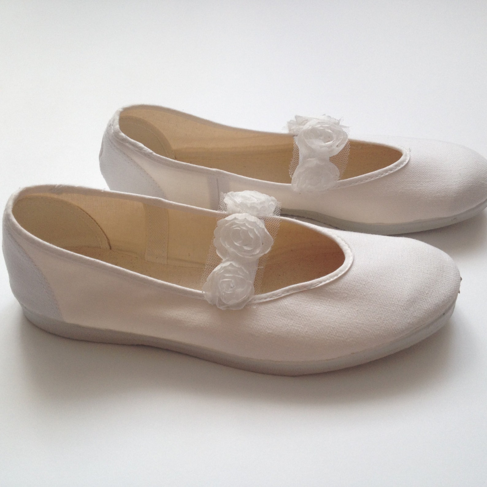 wedding shoes,wedding flats,girls shoes,mary jane shoes,bridal flats,wedding ballet flats,bridal shoes,summer dress shoes,flower