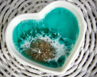 Heart Resin Beach Trinket Bowl with Starfish, Ring Dish for Beach House, Small Ceramic Heart Ocean Trinket Dish, Beach Stocking Stuffer