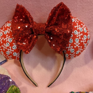 Skull Mouse Ears / Pirate Mouse Ears / Ear Hat / Headband / Cruise Ears